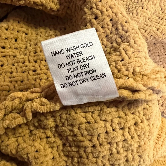 🛍️ Mustard yellow FAVLUX sweater size S. - Picture 11 of 13